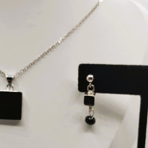 Sterling Silver 925 Black Onyx Necklace w/16" Chain + Pierced Earrings Set - Picture 3 of 10